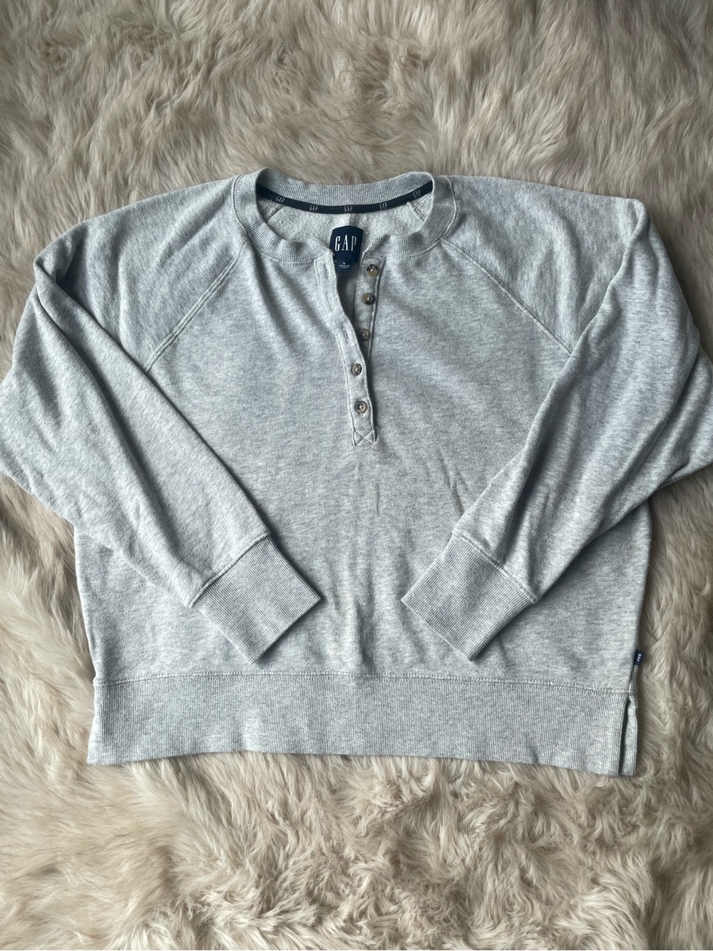 GAP Heather Light Grey Thin Crewneck Henley Sweatshirt